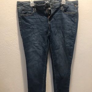 Low rise skinny jeans